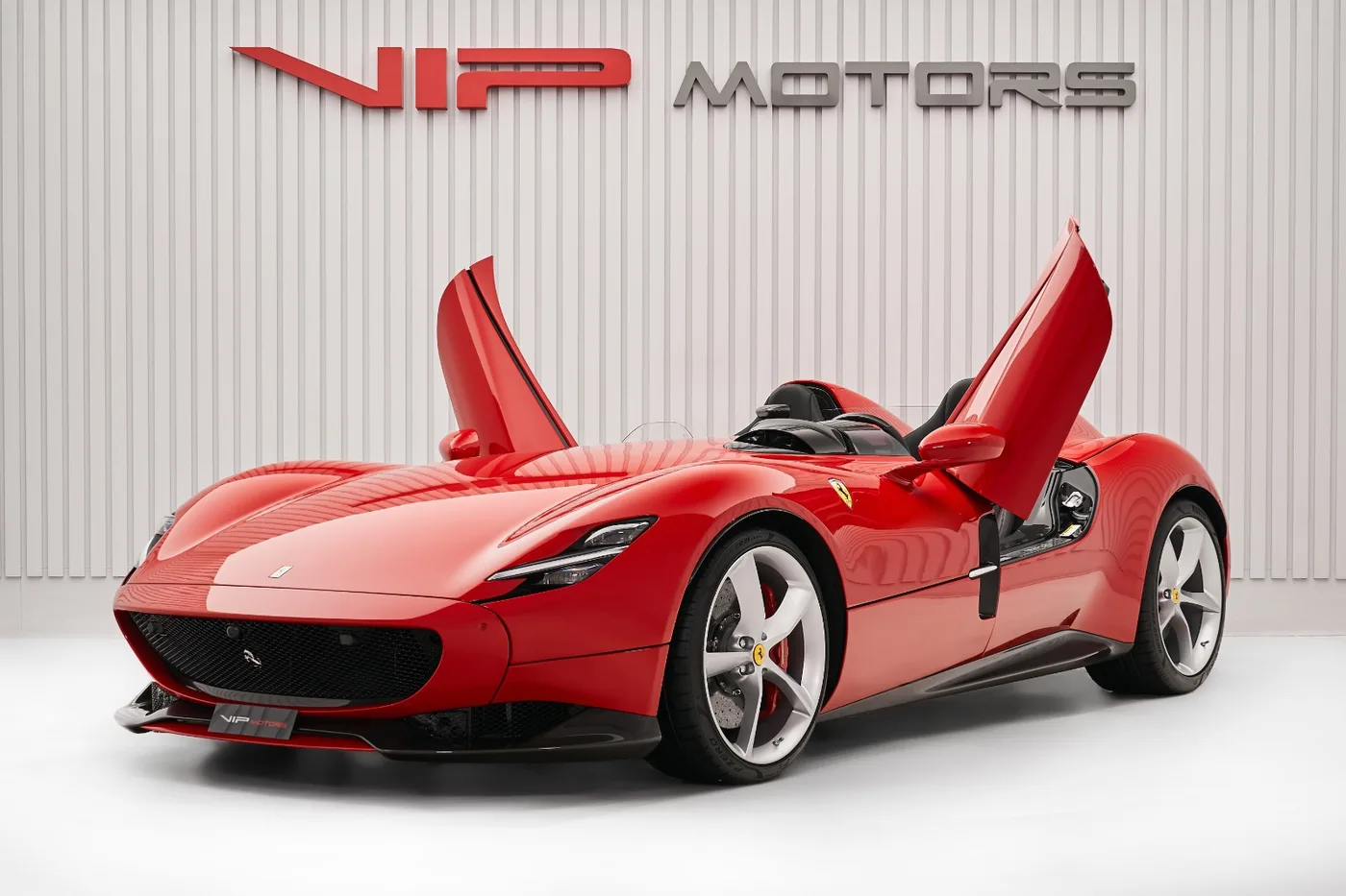 2021 Ferrari Monza SP2 angeboten von einem Fachhändler in Dubai, Vereinigte Arabische Emirate, Foto 7 von 10