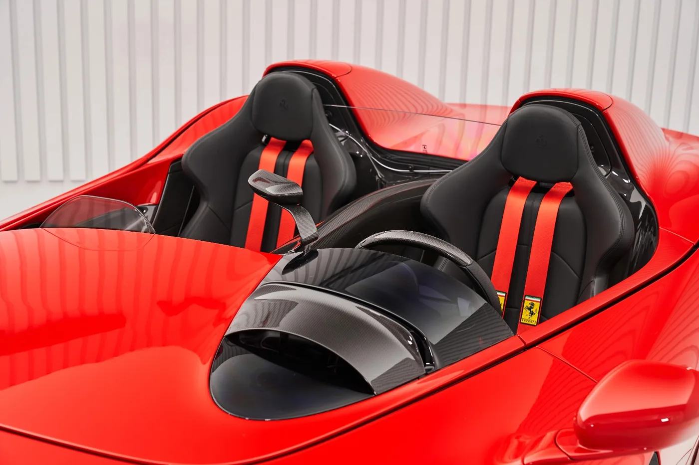2021 Ferrari Monza SP2 angeboten von einem Fachhändler in Dubai, Vereinigte Arabische Emirate, Foto 10 von 10