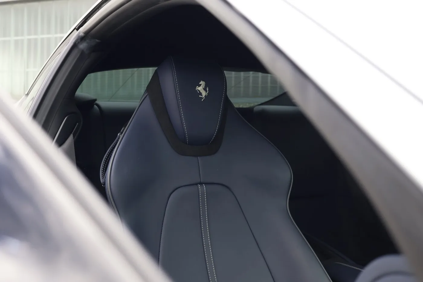 2021 Ferrari Roma offered by a supercar dealer in Zibido San Giacomo, Italy, photo 13 of 19