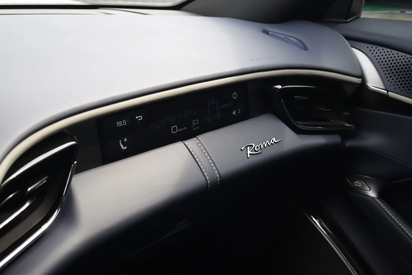 2021 Ferrari Roma offered by a supercar dealer in Zibido San Giacomo, Italy, photo 15 of 19