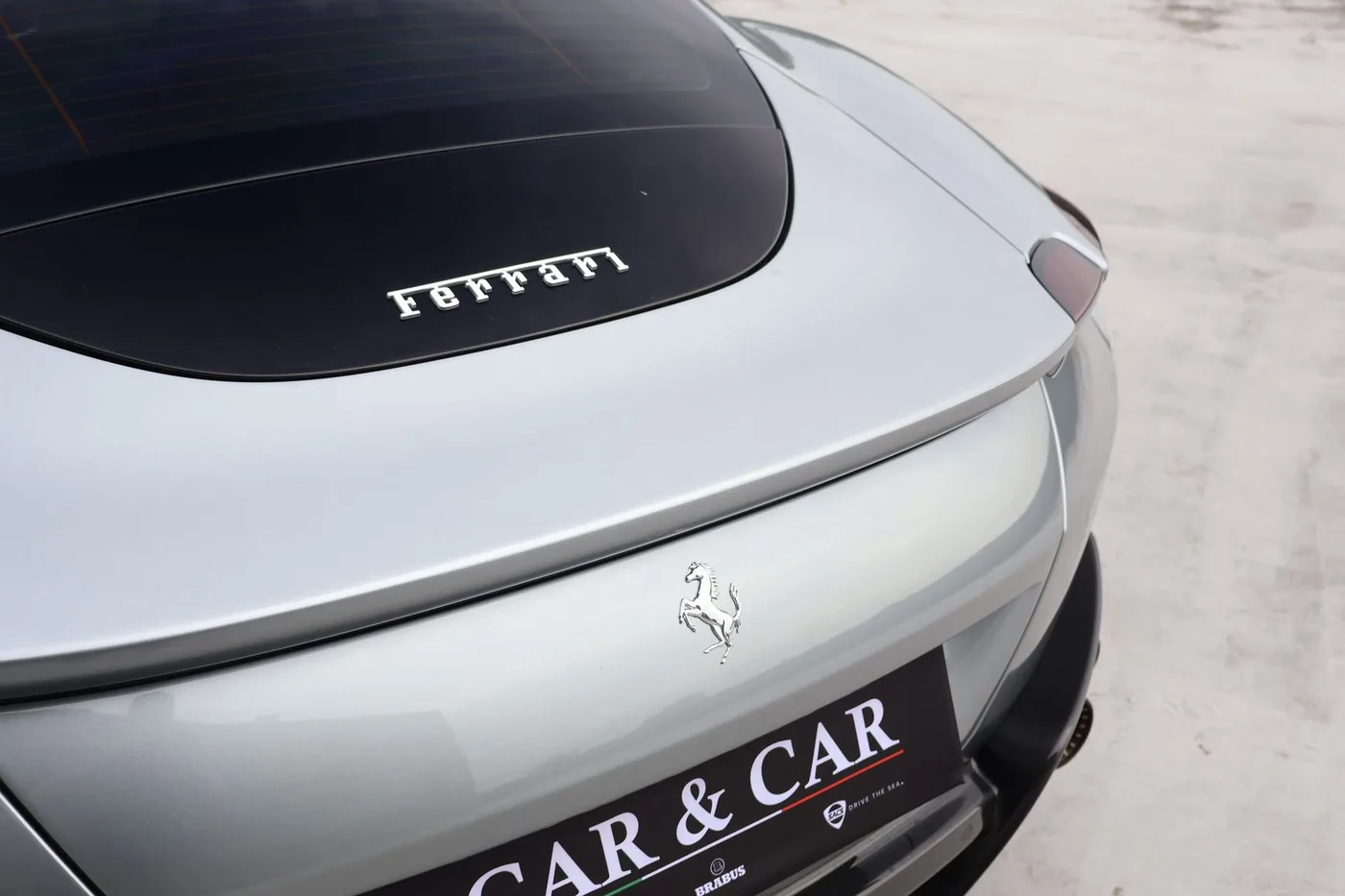 2021 Ferrari Roma offered by a supercar dealer in Zibido San Giacomo, Italy, photo 17 of 19
