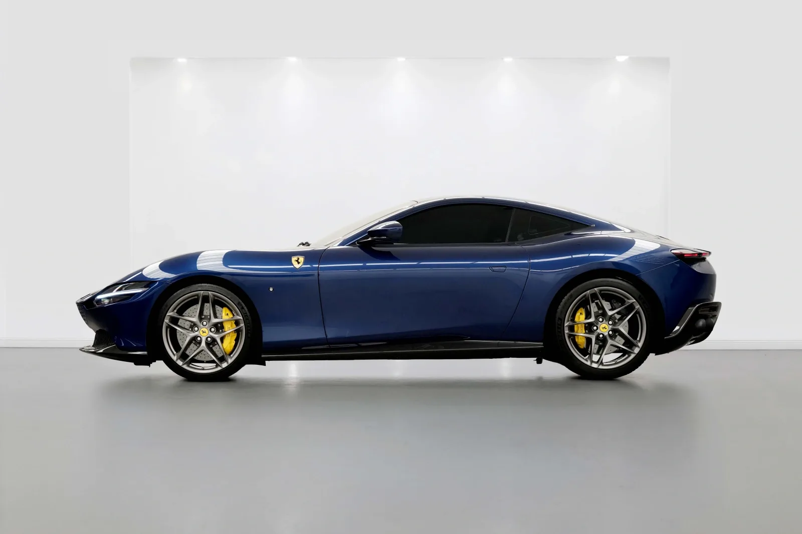 2021 Ferrari Roma, 2/17