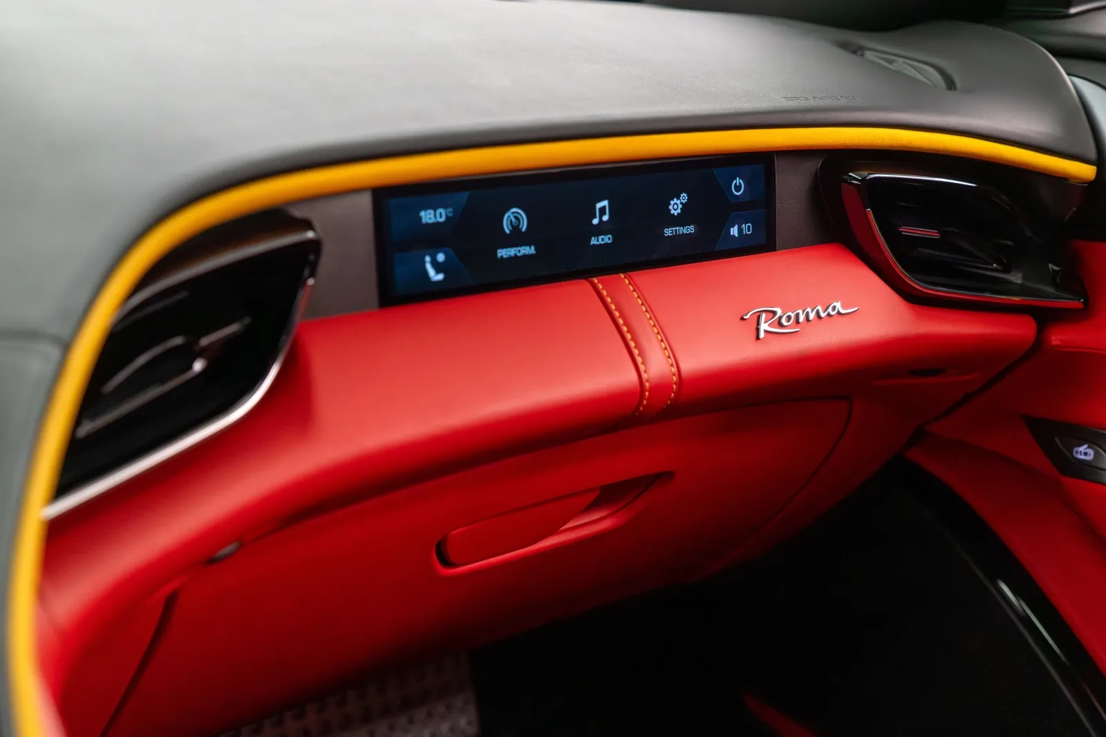 2021 Ferrari Roma, 15/17