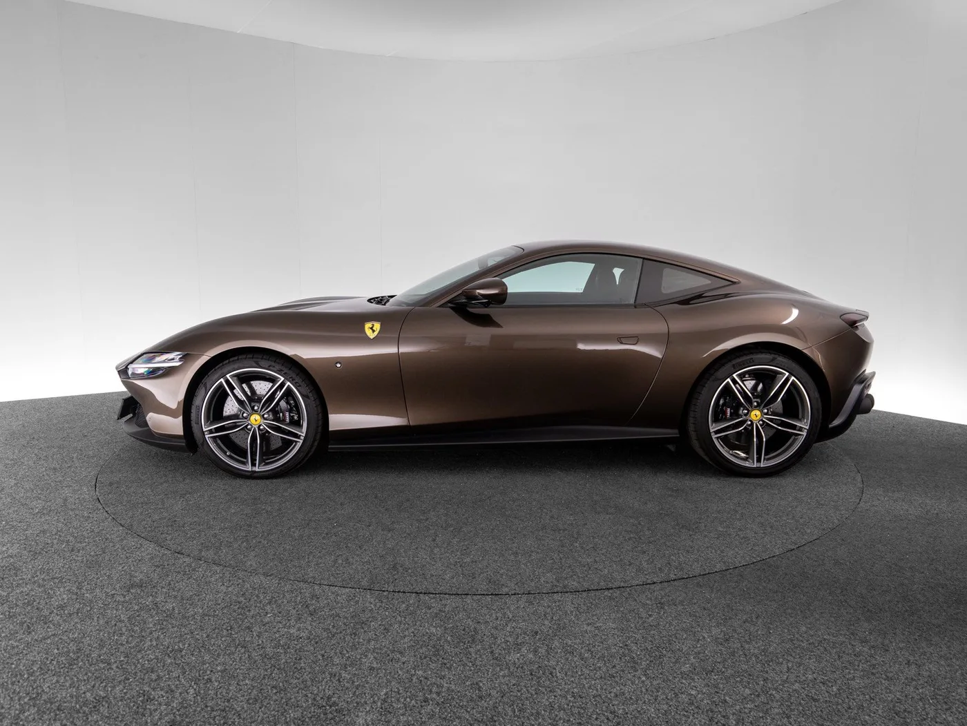 2021 Ferrari Roma angeboten von einem Fachhändler in Singen, Deutschland, Foto 8 von 15