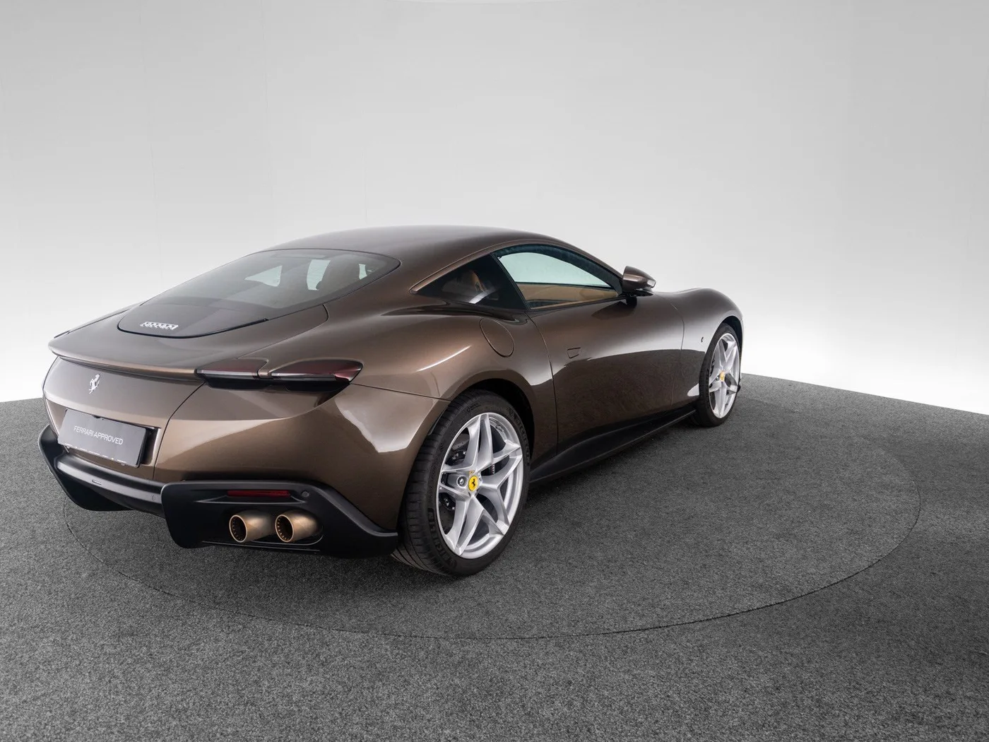 2021 Ferrari Roma offered by a specialist dealer in Singen, Germany, photo 5 of 15