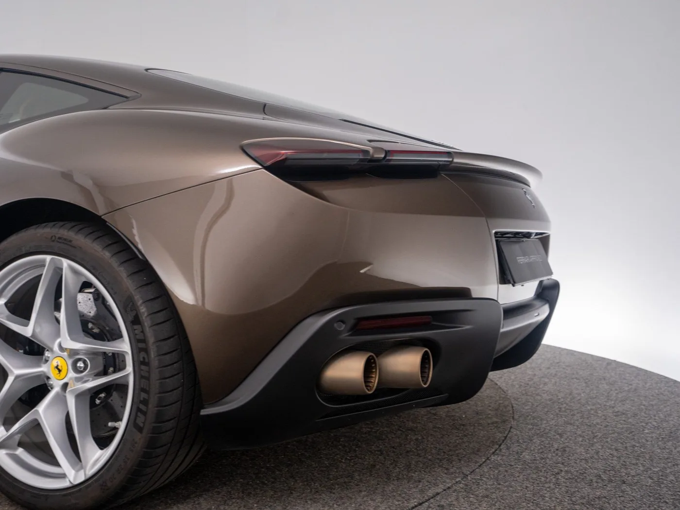 2021 Ferrari Roma offered by a specialist dealer in Singen, Germany, photo 14 of 15