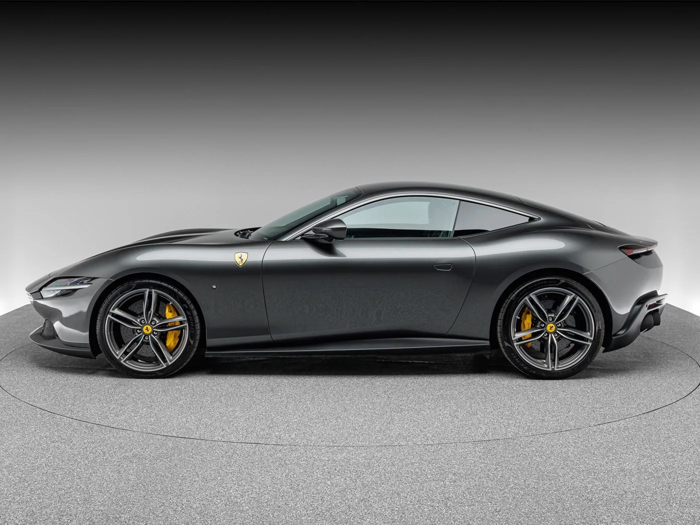 2021 Ferrari Roma offered by a specialist dealer in Böblingen, Germany, photo 2 of 15