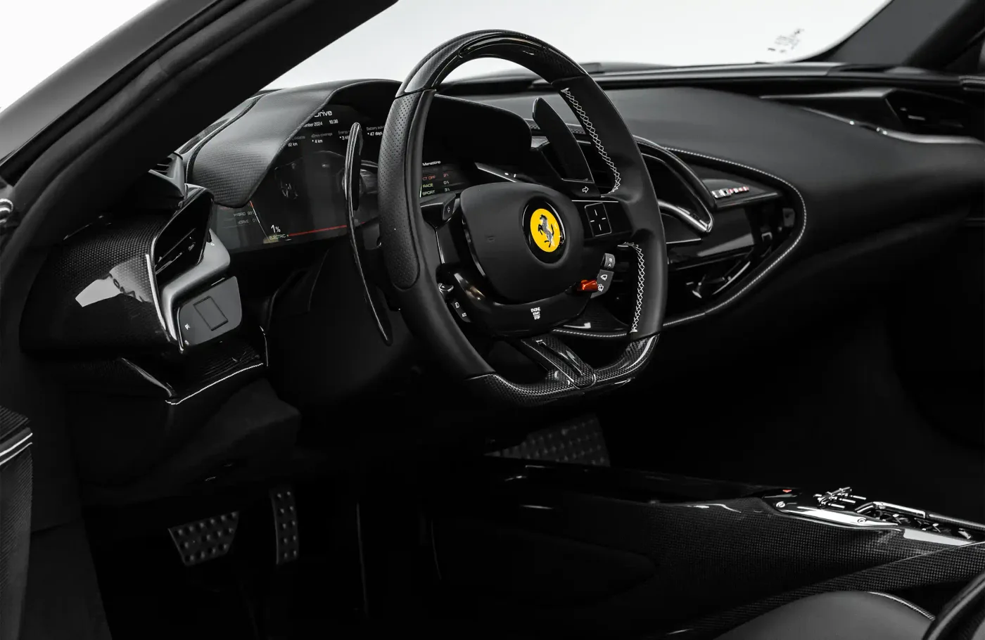 2021 Ferrari SF90 Spider angeboten von einem Fachhändler in Dubai, Vereinigte Arabische Emirate, Foto 5 von 10
