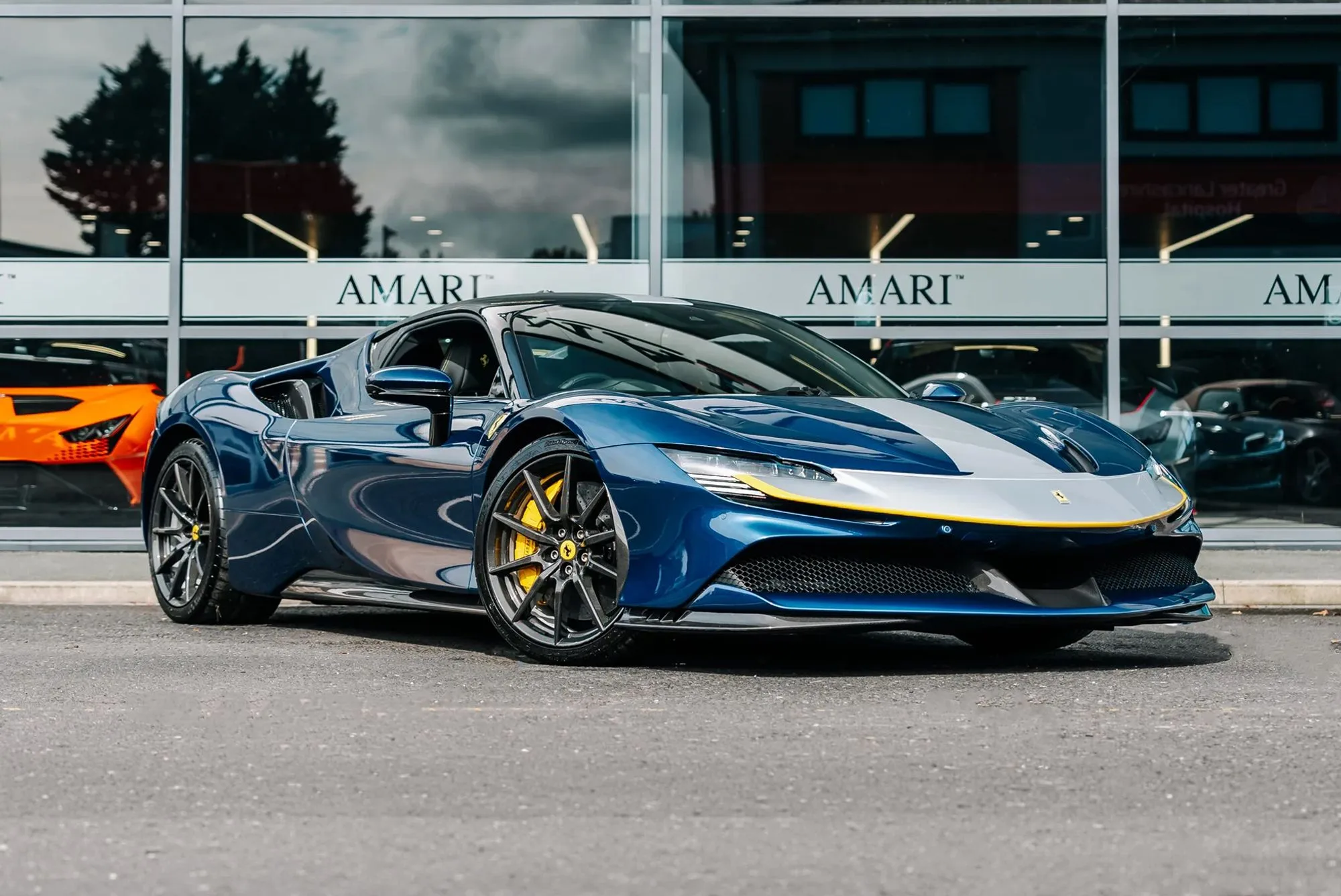 2021 Ferrari SF90 Stradale Assetto Fiorano proposée par un spécialiste de la supercar à Preston, Royaume-Uni, photo principale