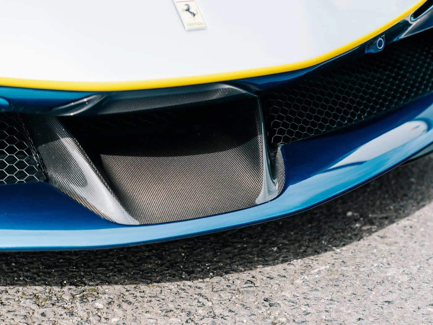 2021 Ferrari SF90 Stradale Assetto Fiorano angeboten von einem Supersportwagenhändler in Preston, Vereinigtes Königreich, Foto 11 von 25