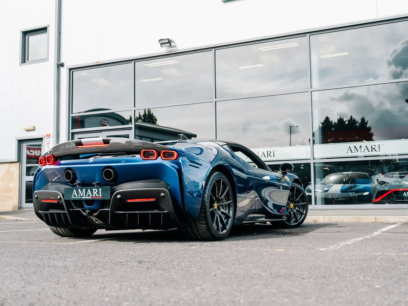 2021 Ferrari SF90 Stradale Assetto Fiorano angeboten von einem Supersportwagenhändler in Preston, Vereinigtes Königreich, Foto 21 von 25