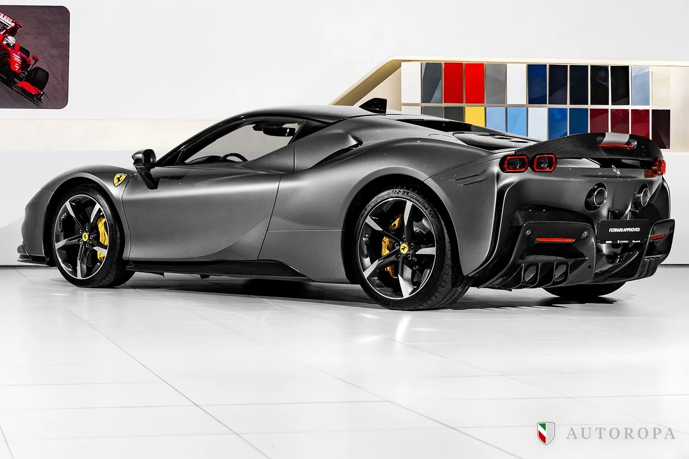 2021 Ferrari SF90 Stradale Assetto Fiorano proposée par un concessionnaire agréé Ferrari et Maserati à Arlöv, Suède, photo 5 sur 10