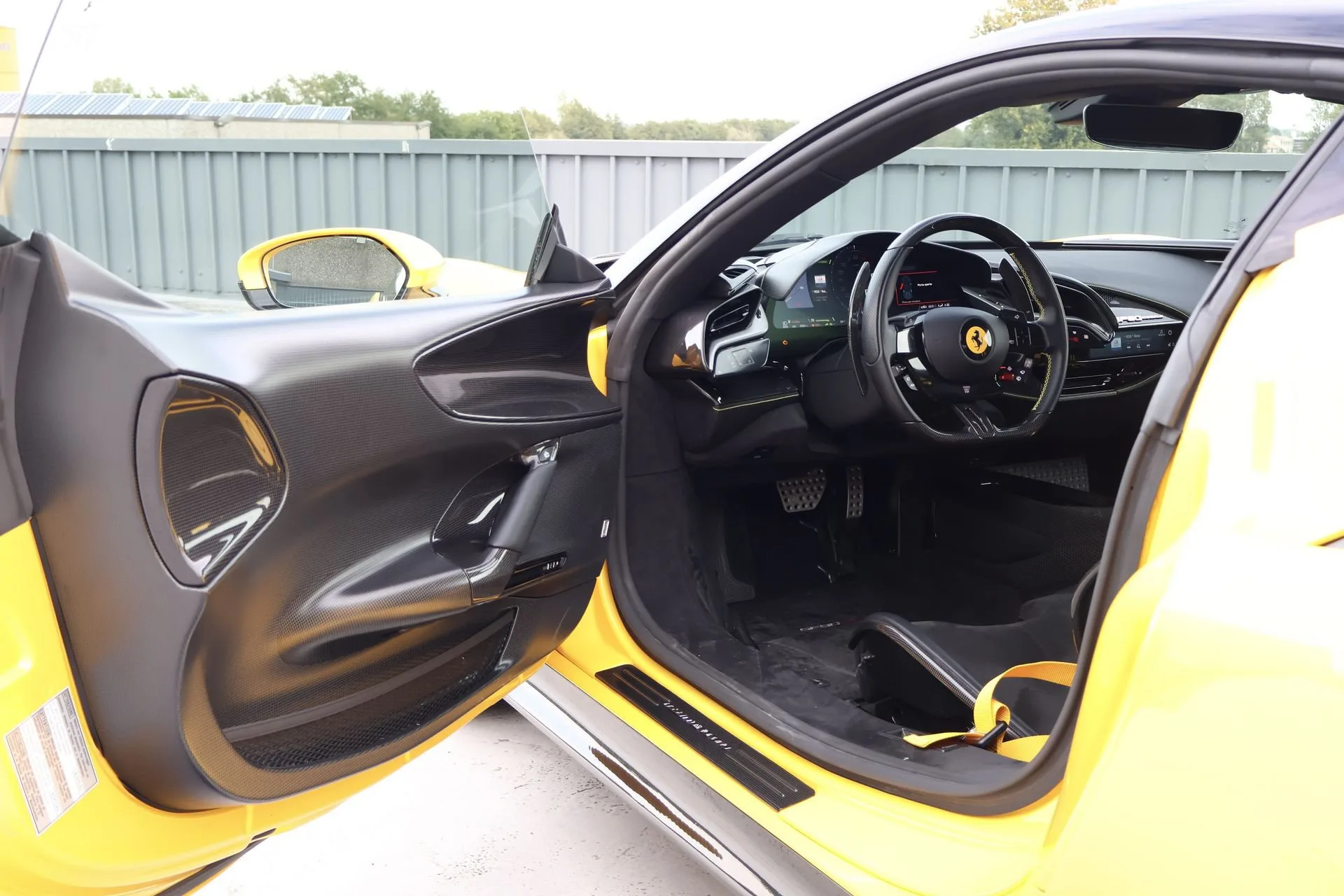 2021 Ferrari SF90 Stradale Assetto Fiorano, 17/22