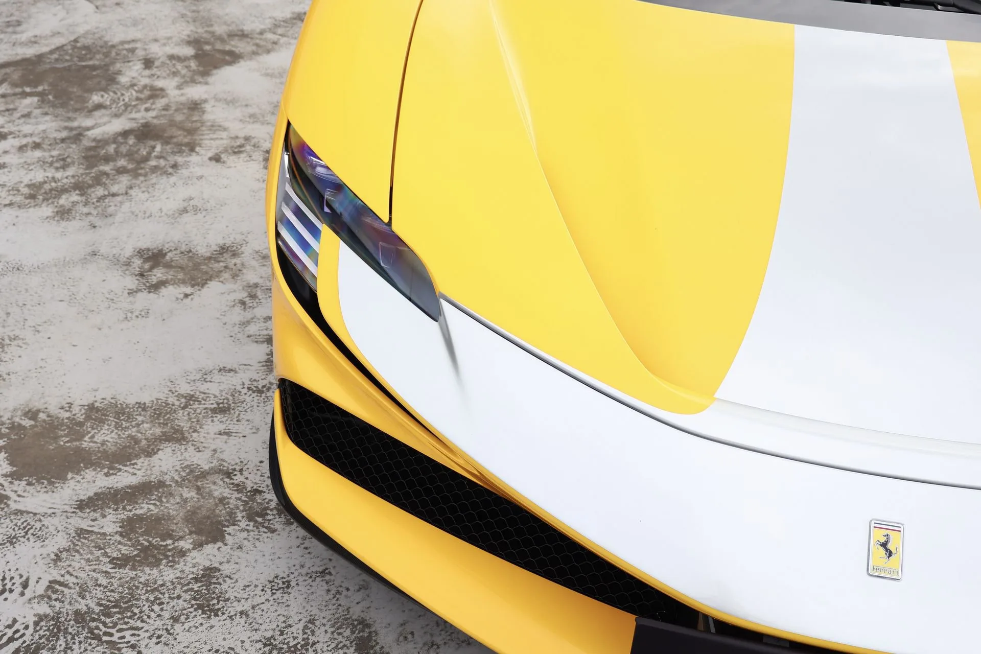 2021 Ferrari SF90 Stradale Assetto Fiorano, 19/22