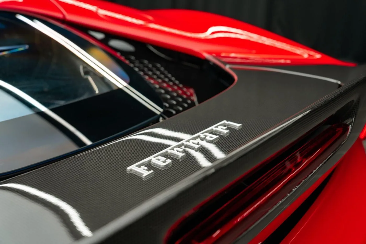 2021 Ferrari SF90 Stradale Assetto Fiorano proposée par un concessionnaire spécialisé à Putzbrunn, Allemagne, photo 6 sur 15