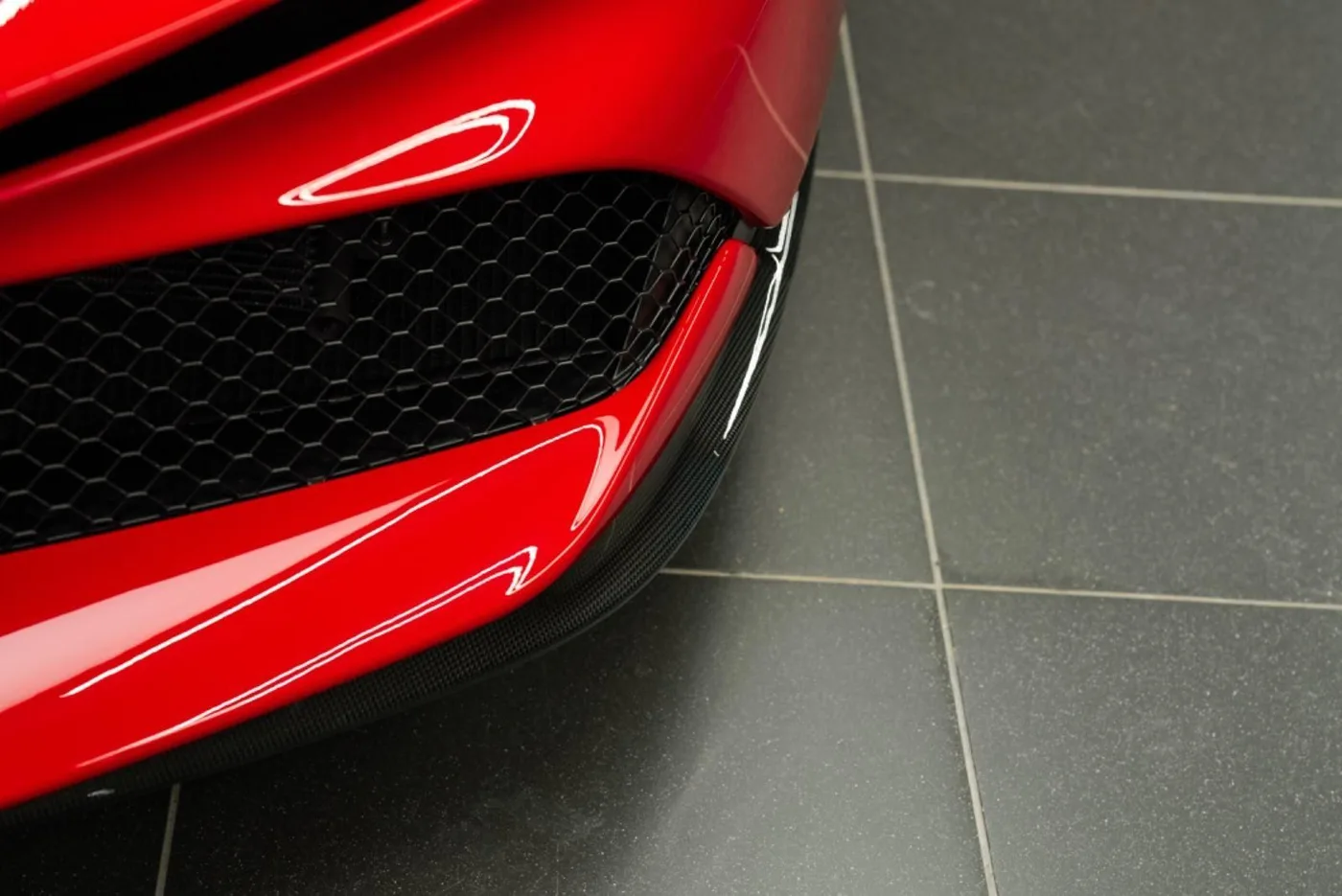 2021 Ferrari SF90 Stradale Assetto Fiorano proposée par un concessionnaire spécialisé à Putzbrunn, Allemagne, photo 11 sur 15