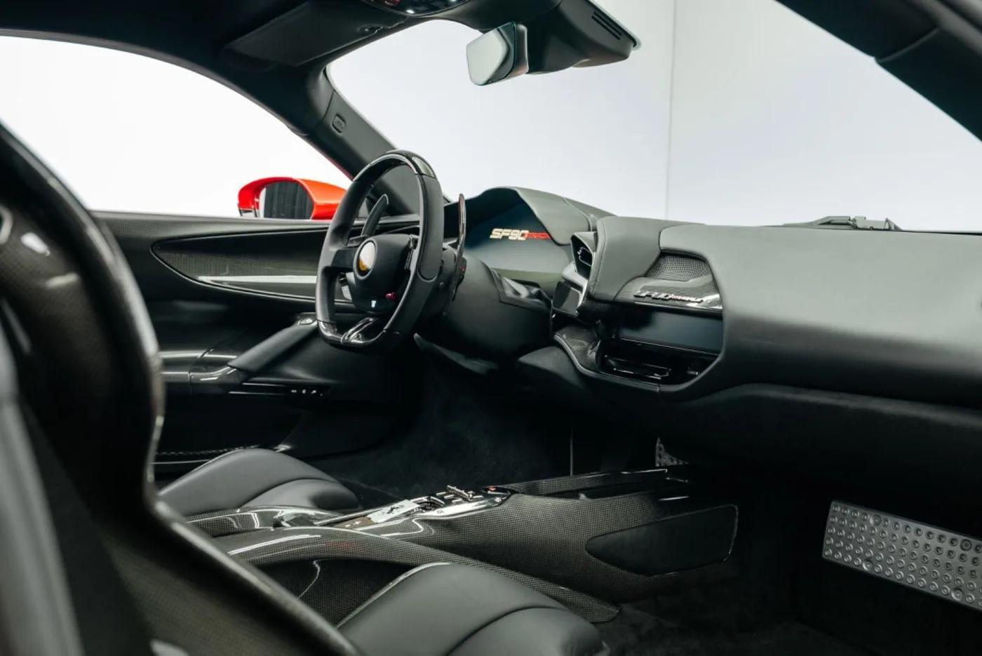 2021 Ferrari SF90 Stradale Assetto Fiorano proposée par un concessionnaire spécialisé à Putzbrunn, Allemagne, photo 12 sur 15