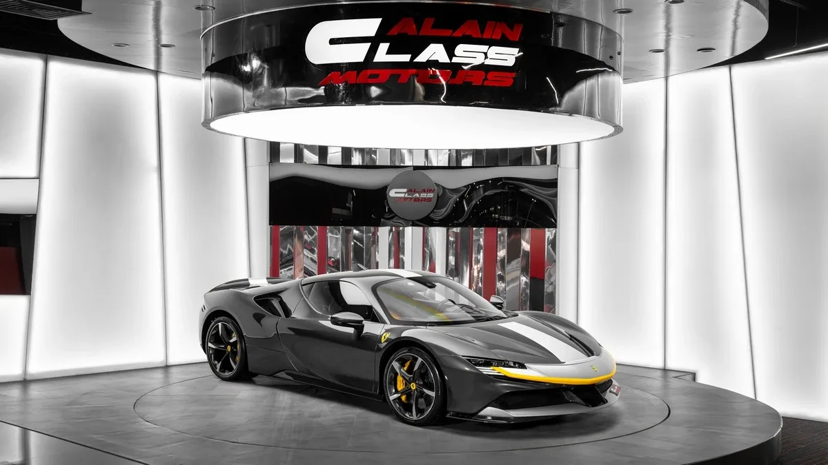 2021 Ferrari SF90 Stradale Assetto Fiorano proposée par un concessionnaire spécialisé à Dubai, Émirats arabes unis, photo principale