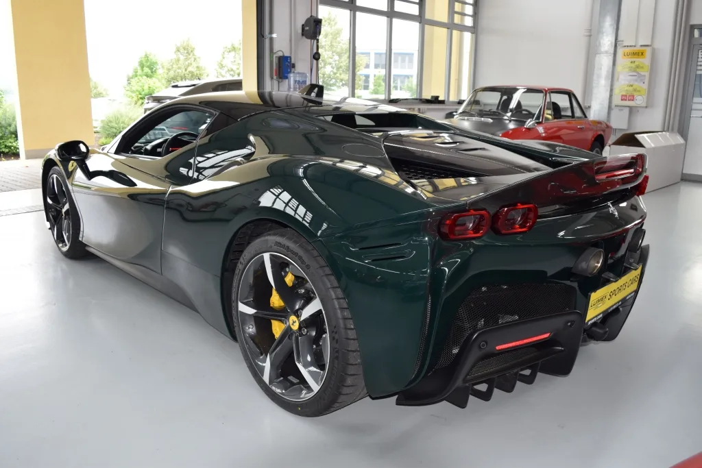 2021 Ferrari SF90 Stradale Assetto Fiorano, 21/28