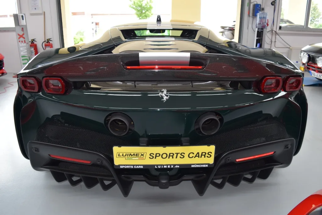 2021 Ferrari SF90 Stradale Assetto Fiorano, 22/28