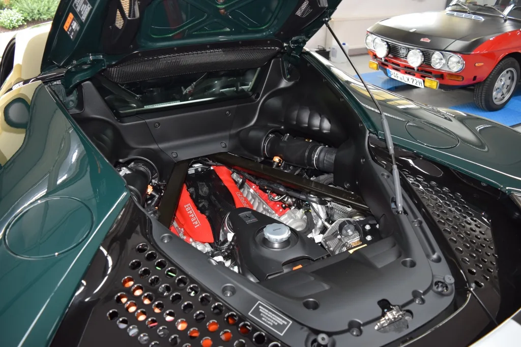 2021 Ferrari SF90 Stradale Assetto Fiorano, 23/28