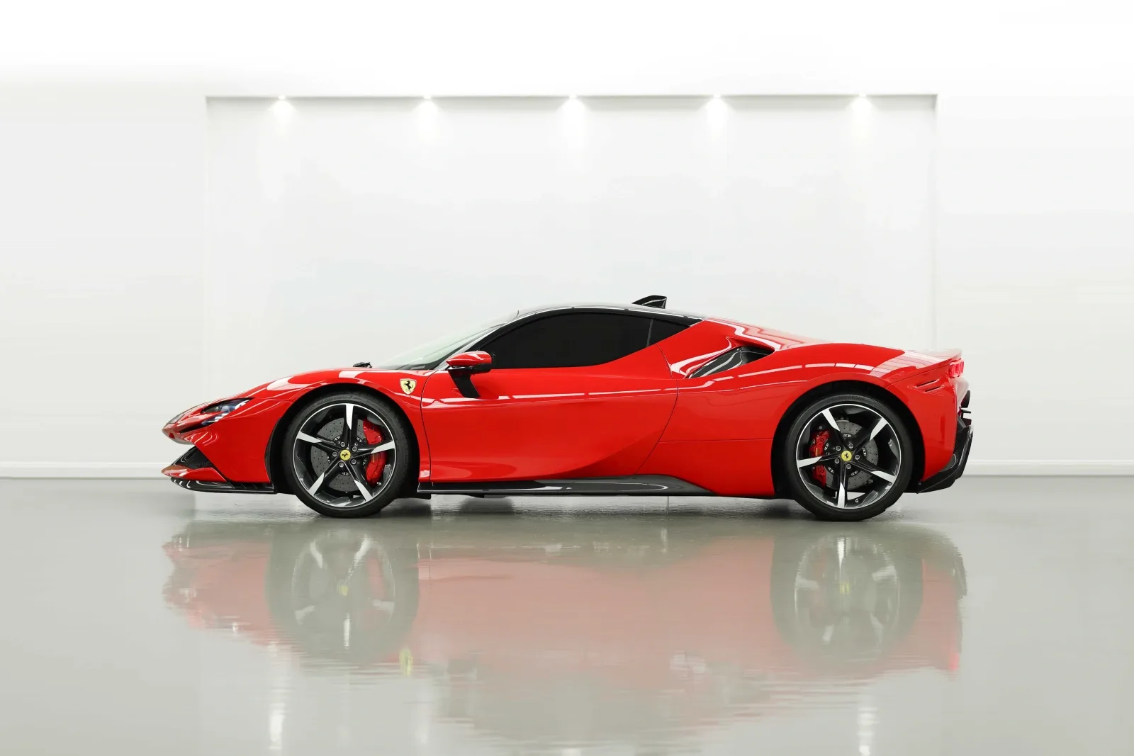 2021 Ferrari SF90 Stradale, 2/12