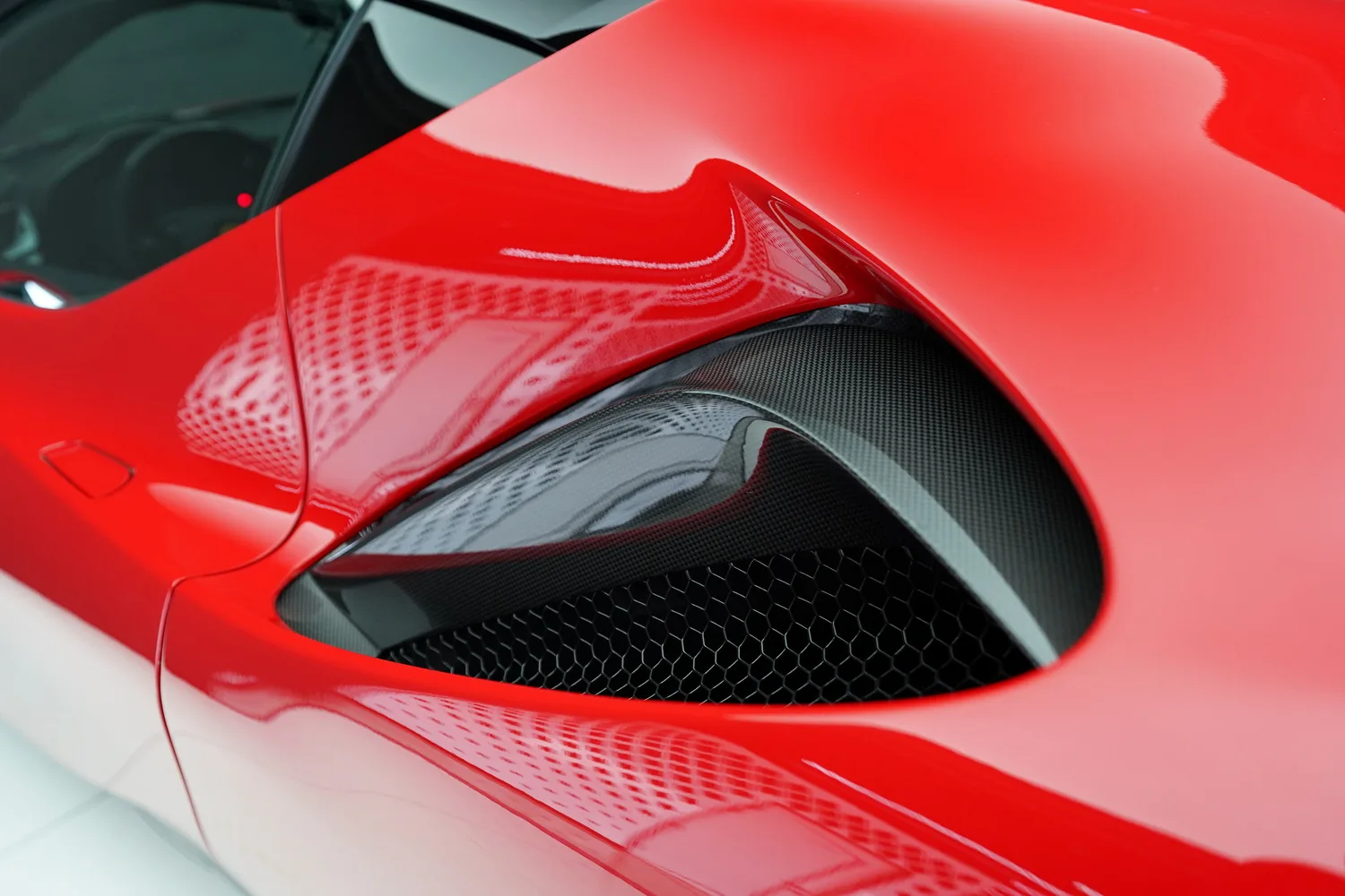 2021 Ferrari SF90 Stradale Assetto Fiorano, 8/20