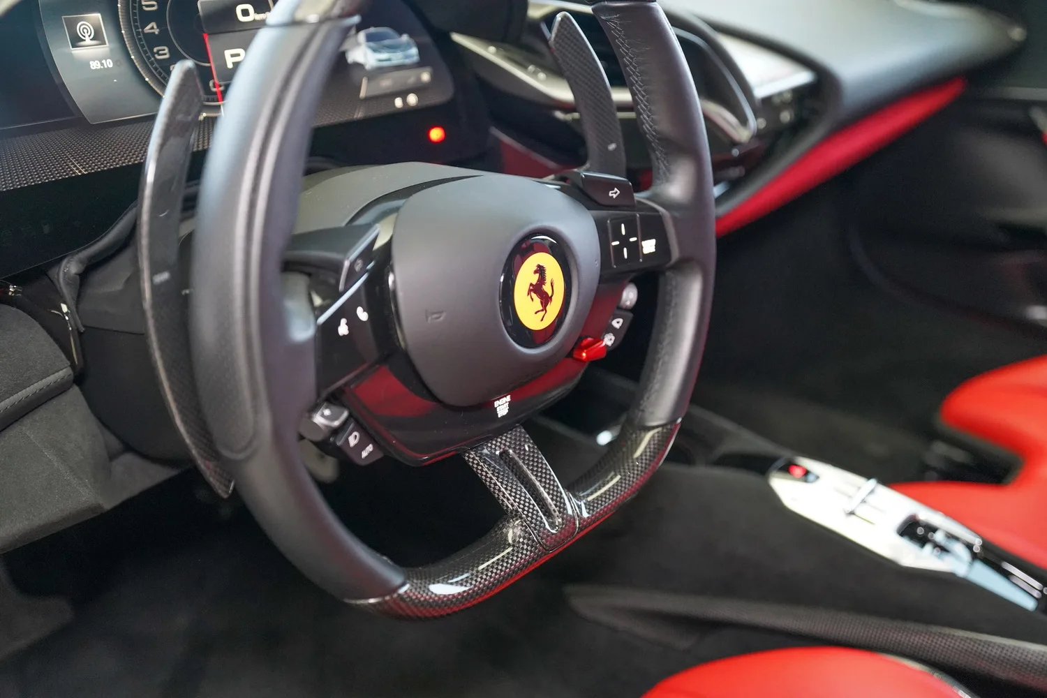 2021 Ferrari SF90 Stradale Assetto Fiorano, 15/20