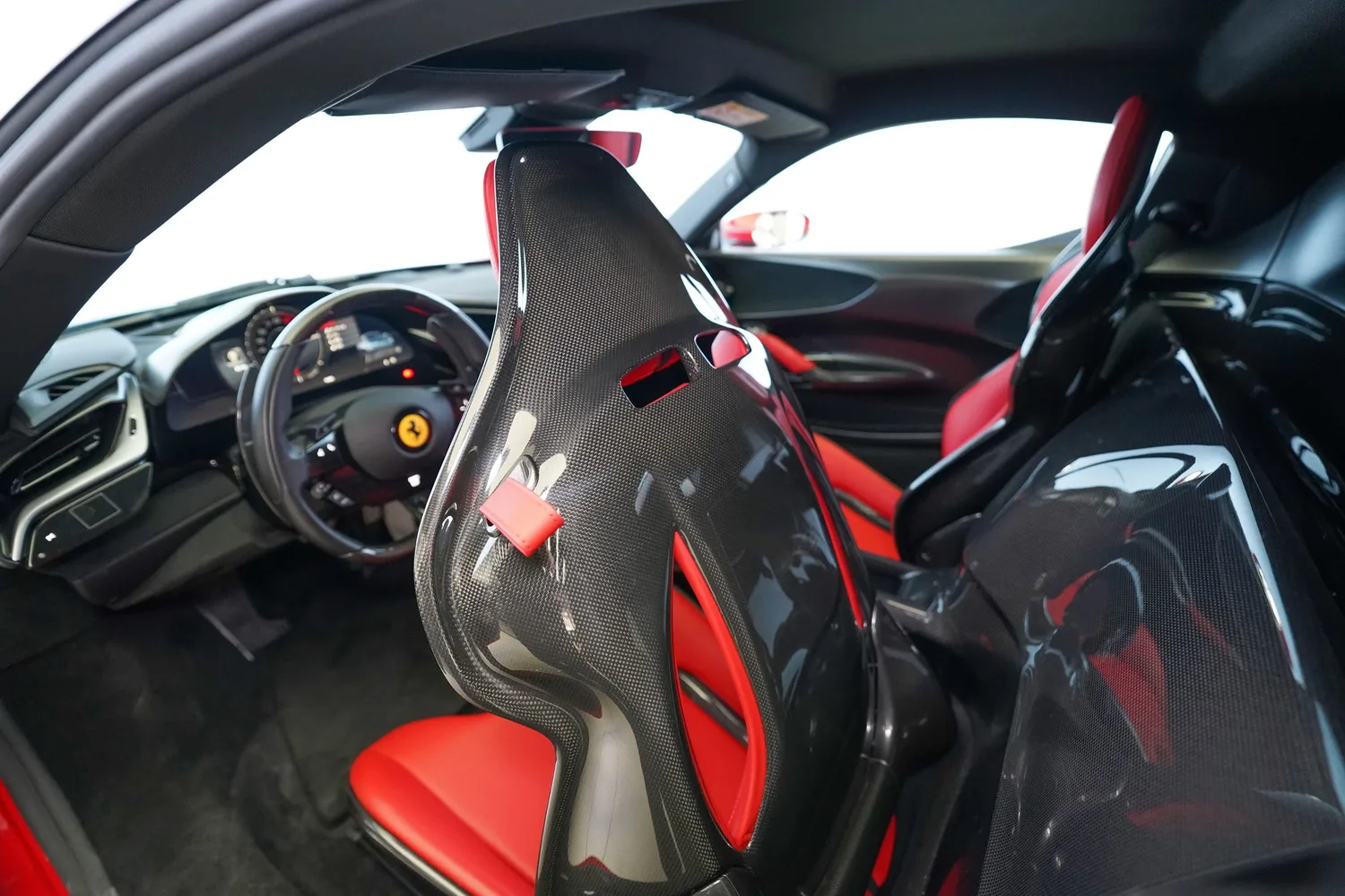 2021 Ferrari SF90 Stradale Assetto Fiorano, 17/20
