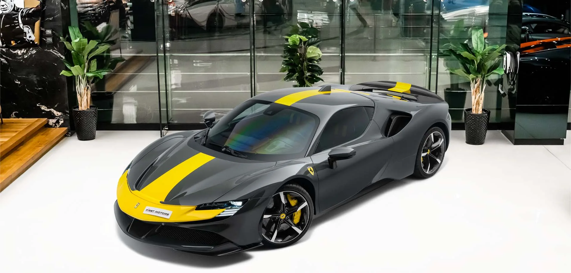 2021 Ferrari SF90 Stradale angeboten von einem Fachhändler in Dubai, Vereinigte Arabische Emirate, Hauptfoto