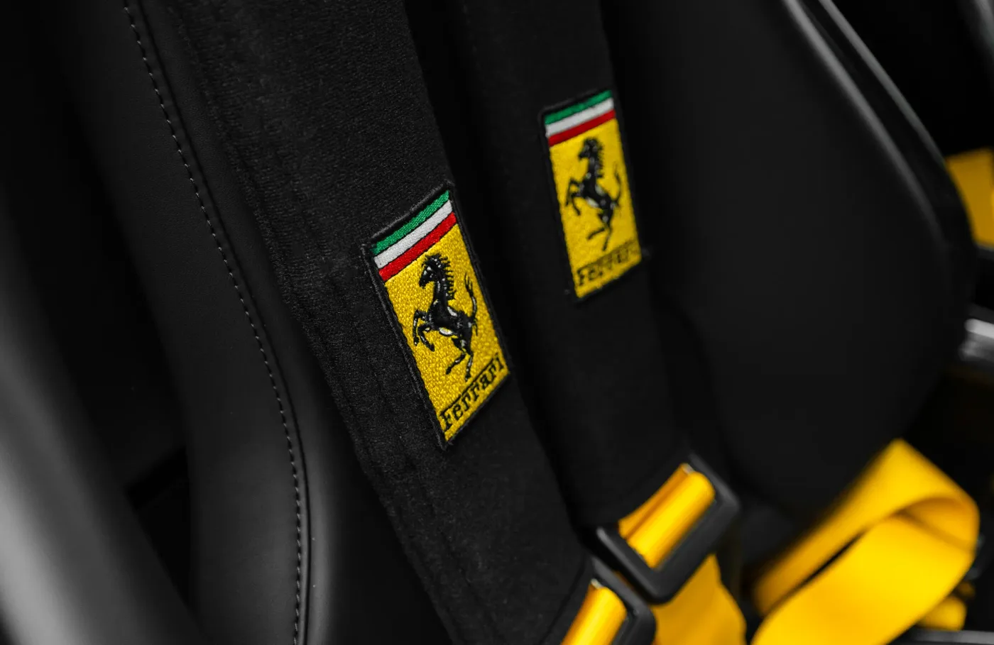 2021 Ferrari SF90 Stradale angeboten von einem Fachhändler in Dubai, Vereinigte Arabische Emirate, Foto 9 von 10
