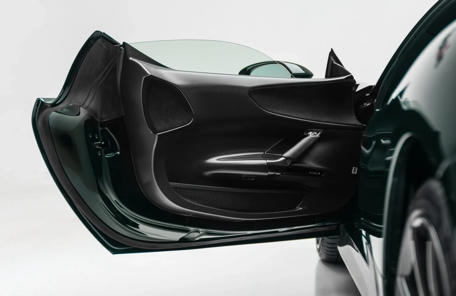 2021 Ferrari SF90 Stradale Assetto Fiorano, 20/30