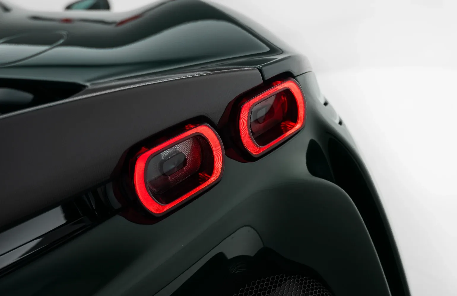 2021 Ferrari SF90 Stradale Assetto Fiorano, 28/30