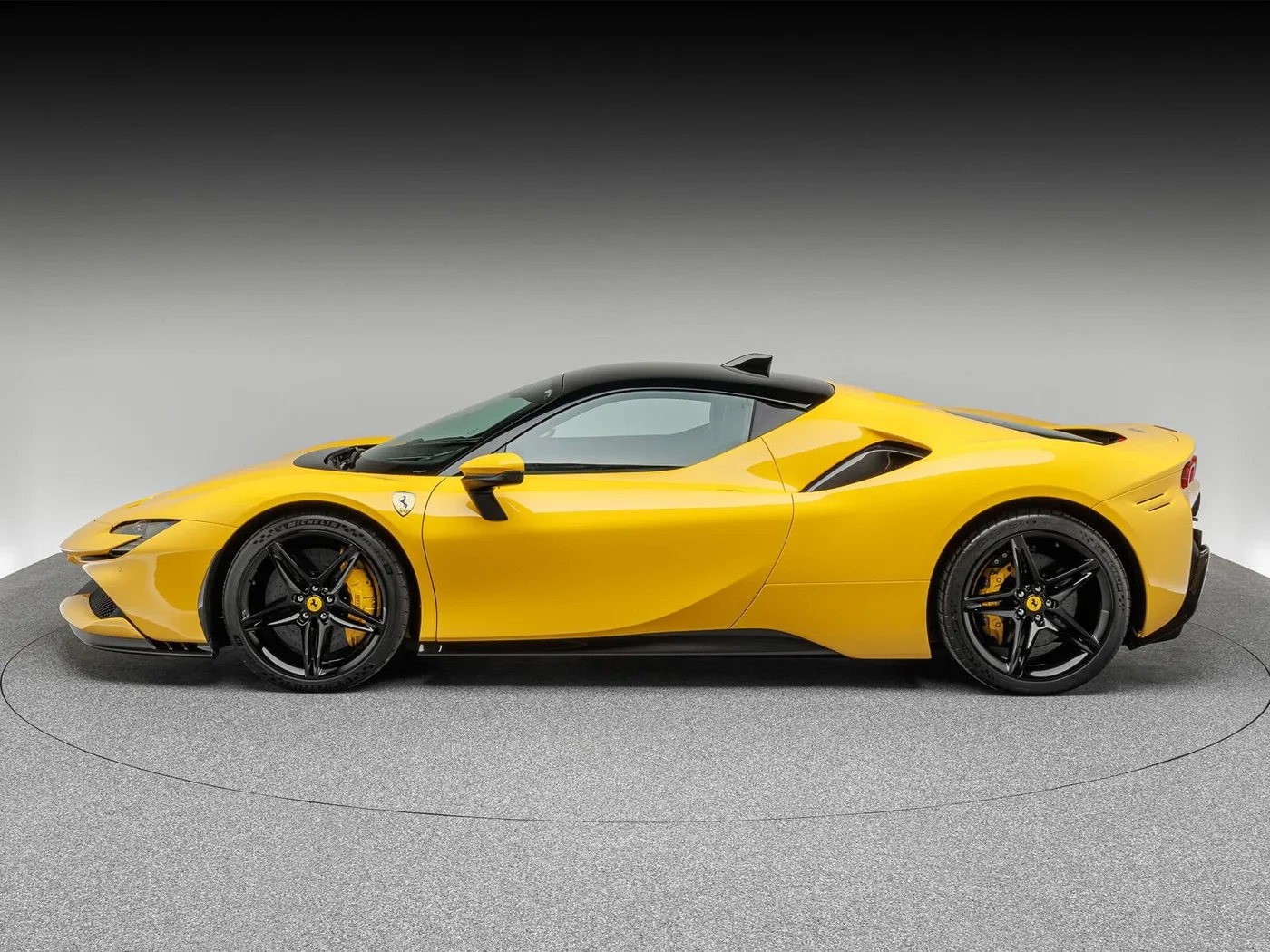 2021 Ferrari SF90 Stradale angeboten von einem Fachhändler in Böblingen, Deutschland, Foto 2 von 15