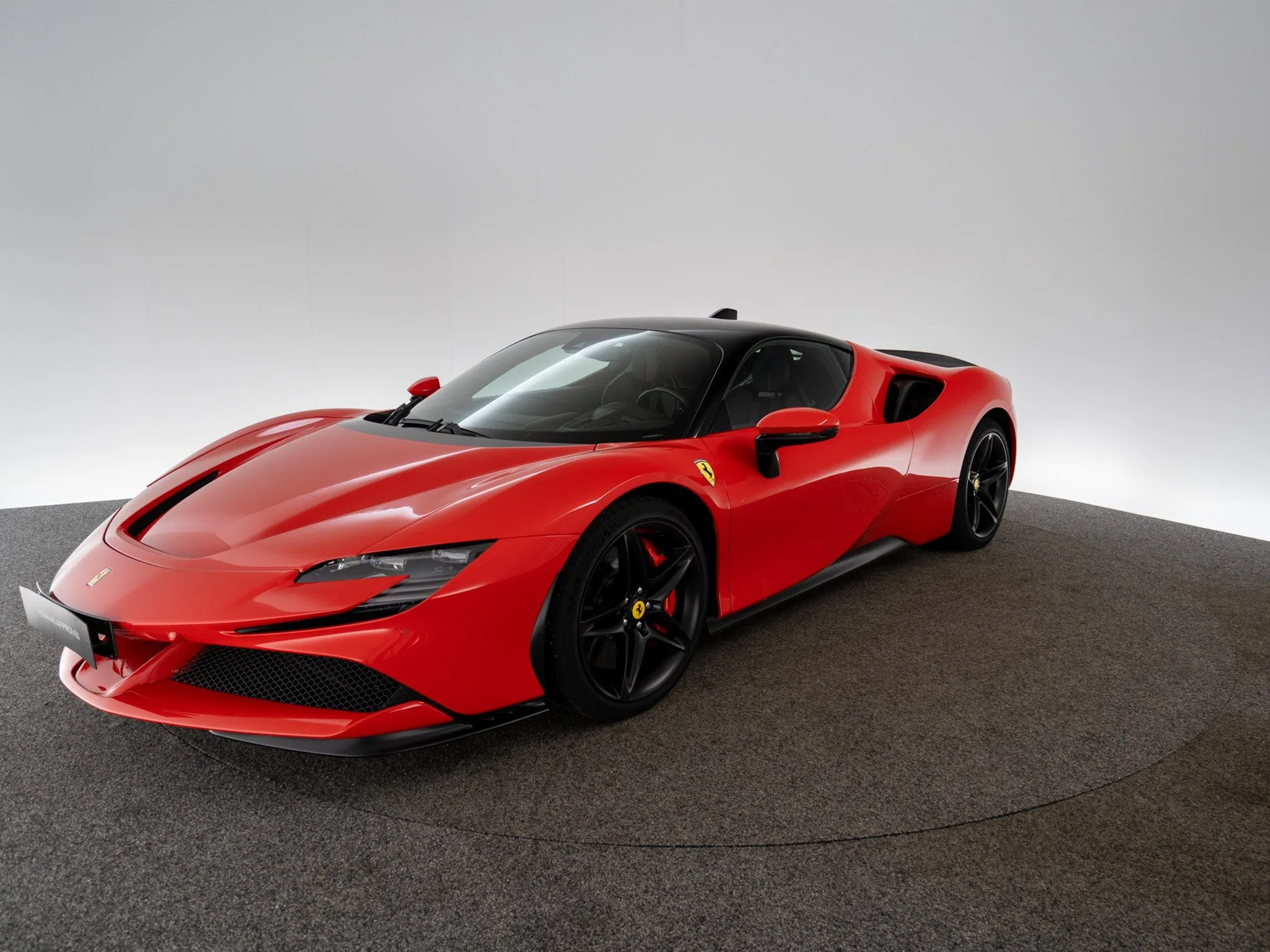 2021 Ferrari SF90 Stradale angeboten von einem Fachhändler in Singen, Deutschland, Hauptfoto