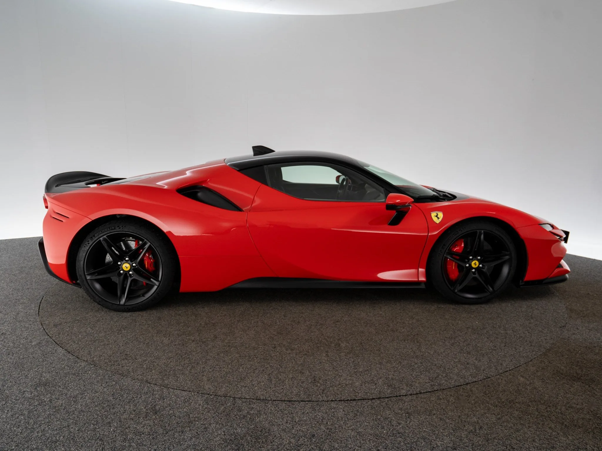 2021 Ferrari SF90 Stradale, 7/29