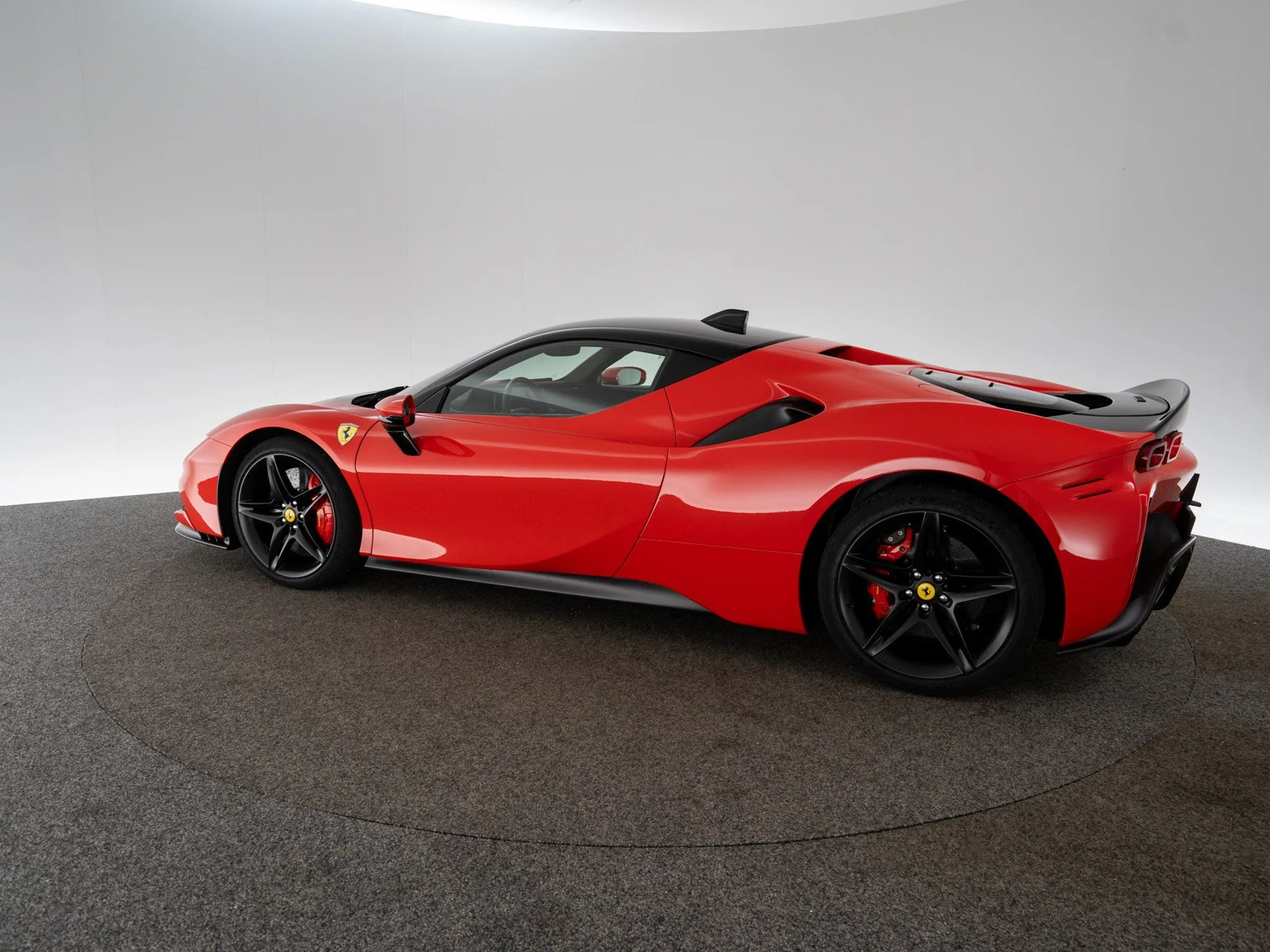 2021 Ferrari SF90 Stradale, 24/29