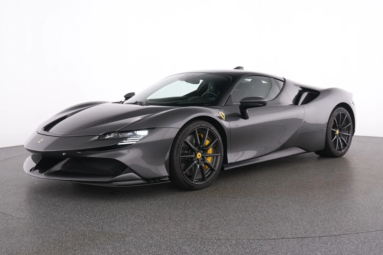 2021 Ferrari SF90 Stradale angeboten von einem Fachhändler in Meerbusch, Deutschland, Foto 2 von 6
