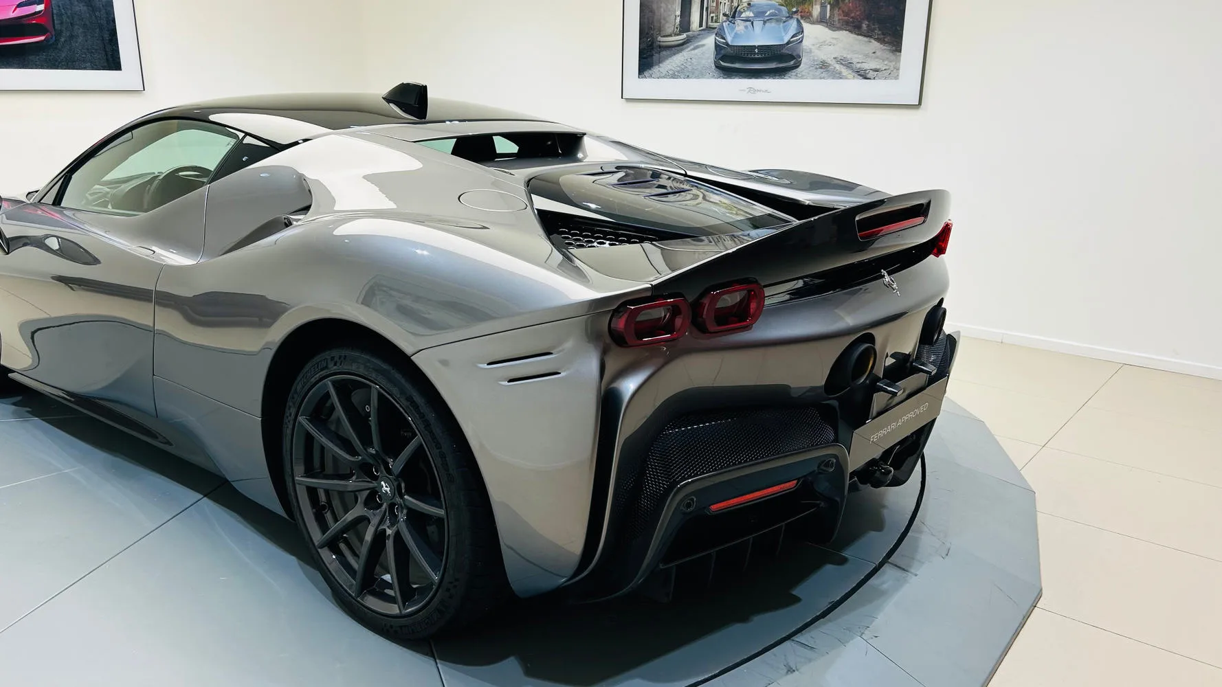 2021 Ferrari SF90 Stradale Assetto Fiorano, 26/30