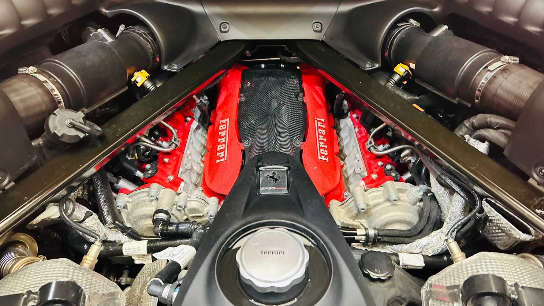 2021 Ferrari SF90 Stradale Assetto Fiorano, 26/30
