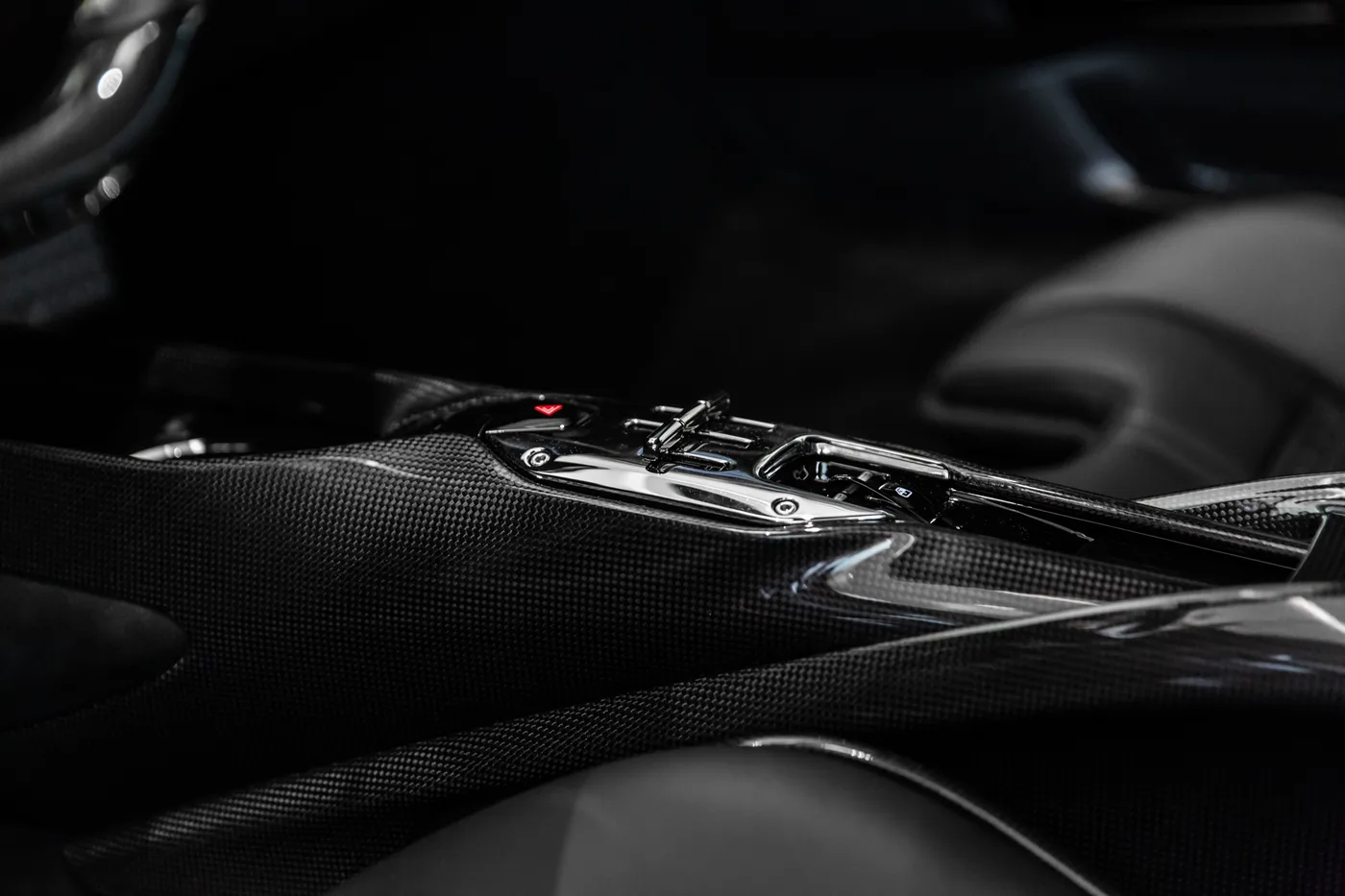 2021 Ferrari SF90 Stradale offered by a specialist dealer in Hengelo, Netherlands, photo 9 of 15