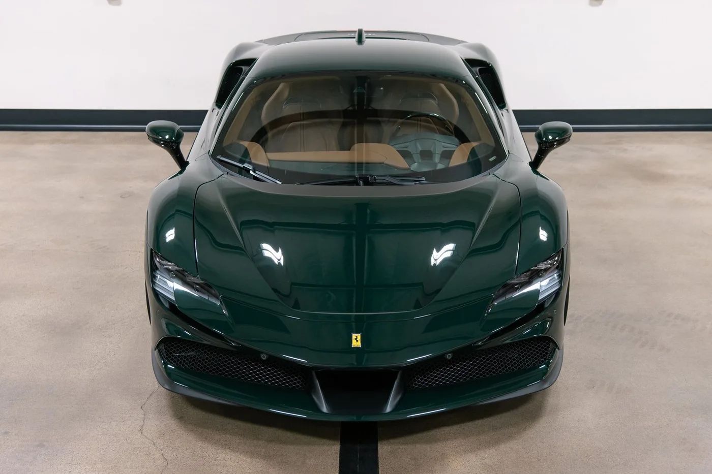 2021 Ferrari SF90 Stradale vendue par un concessionnaire spécialisé à Costa Mesa, États-Unis, photo 13 sur 15