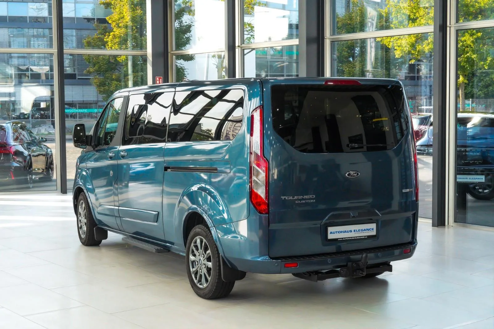 2021 Ford Tourneo Custom Titanium X, 3/29