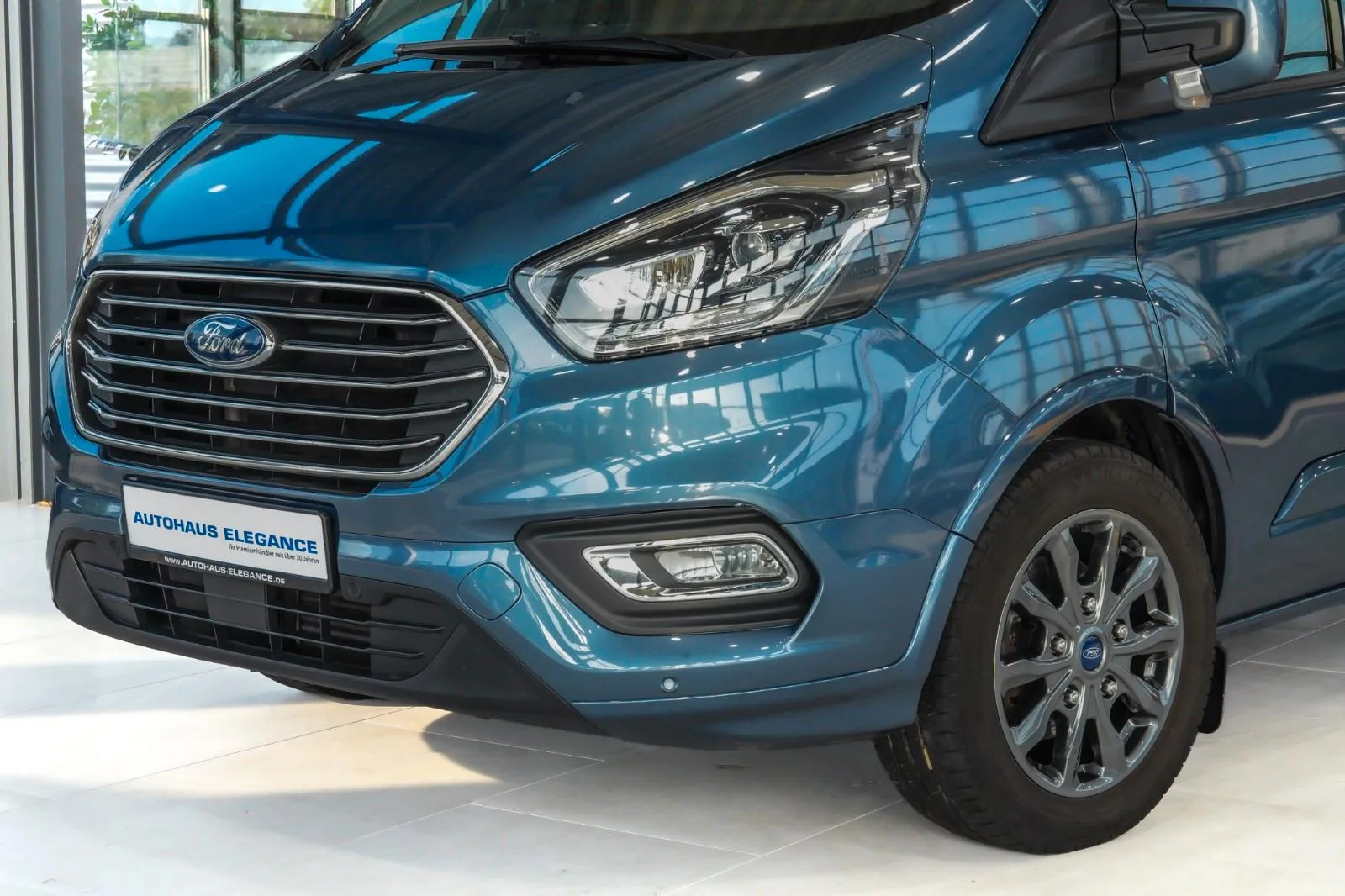2021 Ford Tourneo Custom Titanium X, 8/29