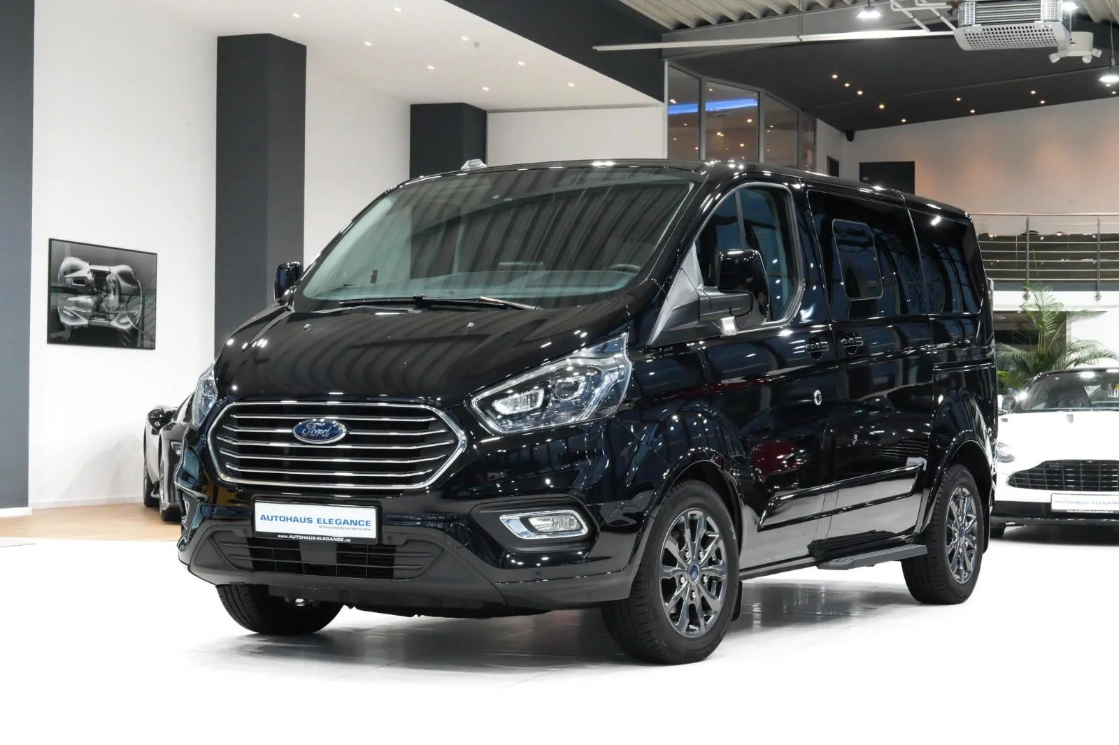 2021 Ford Tourneo Custom Titanium X angeboten von einem Fachhändler in Köln, Deutschland, Hauptfoto