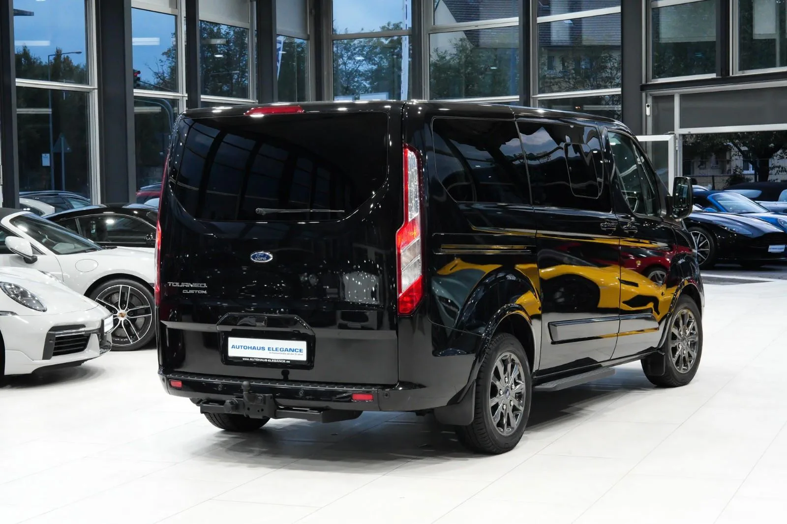 2021 Ford Tourneo Custom Titanium X, 2/29