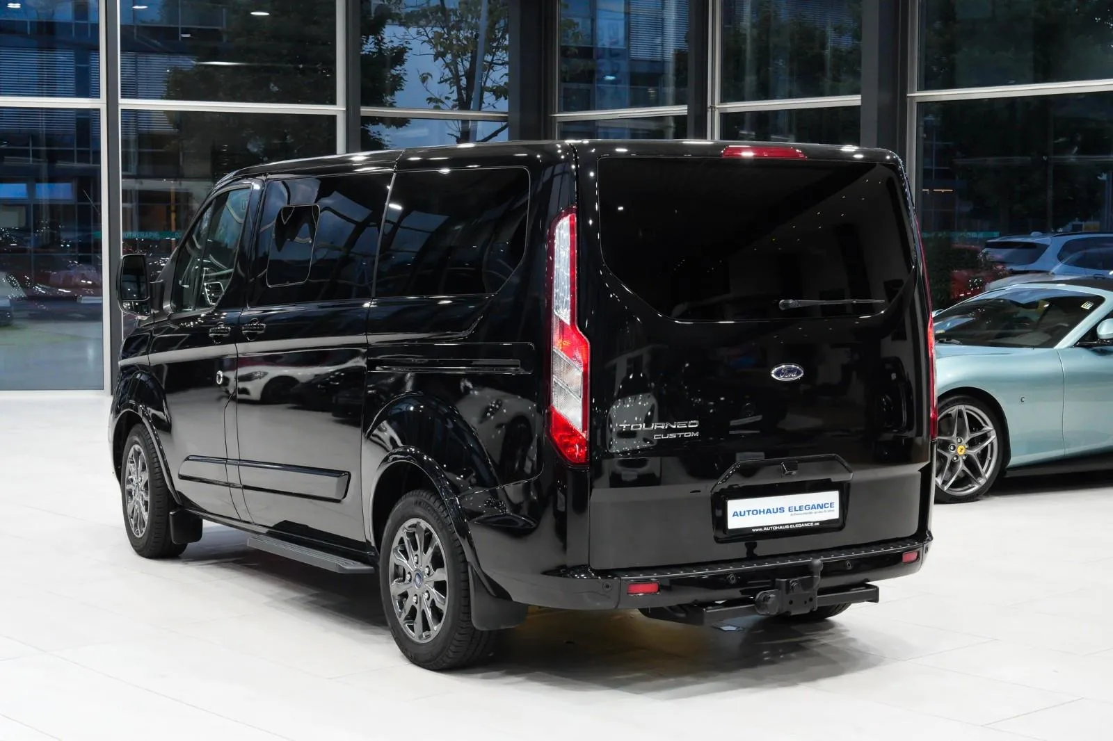2021 Ford Tourneo Custom Titanium X, 3/29