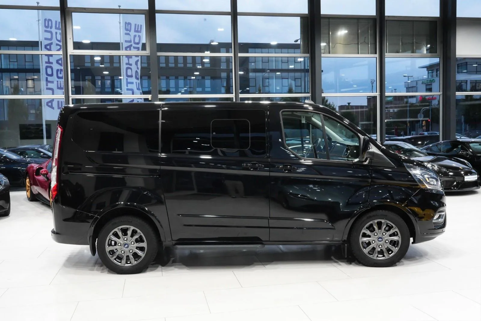 2021 Ford Tourneo Custom Titanium X, 5/29