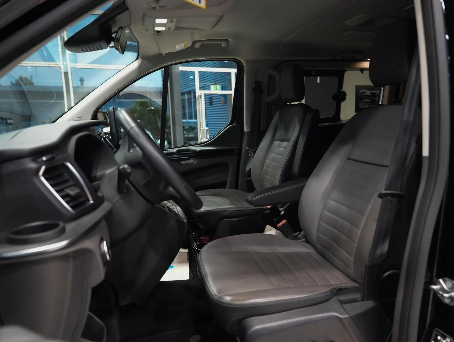 2021 Ford Tourneo Custom Titanium X, 12/29