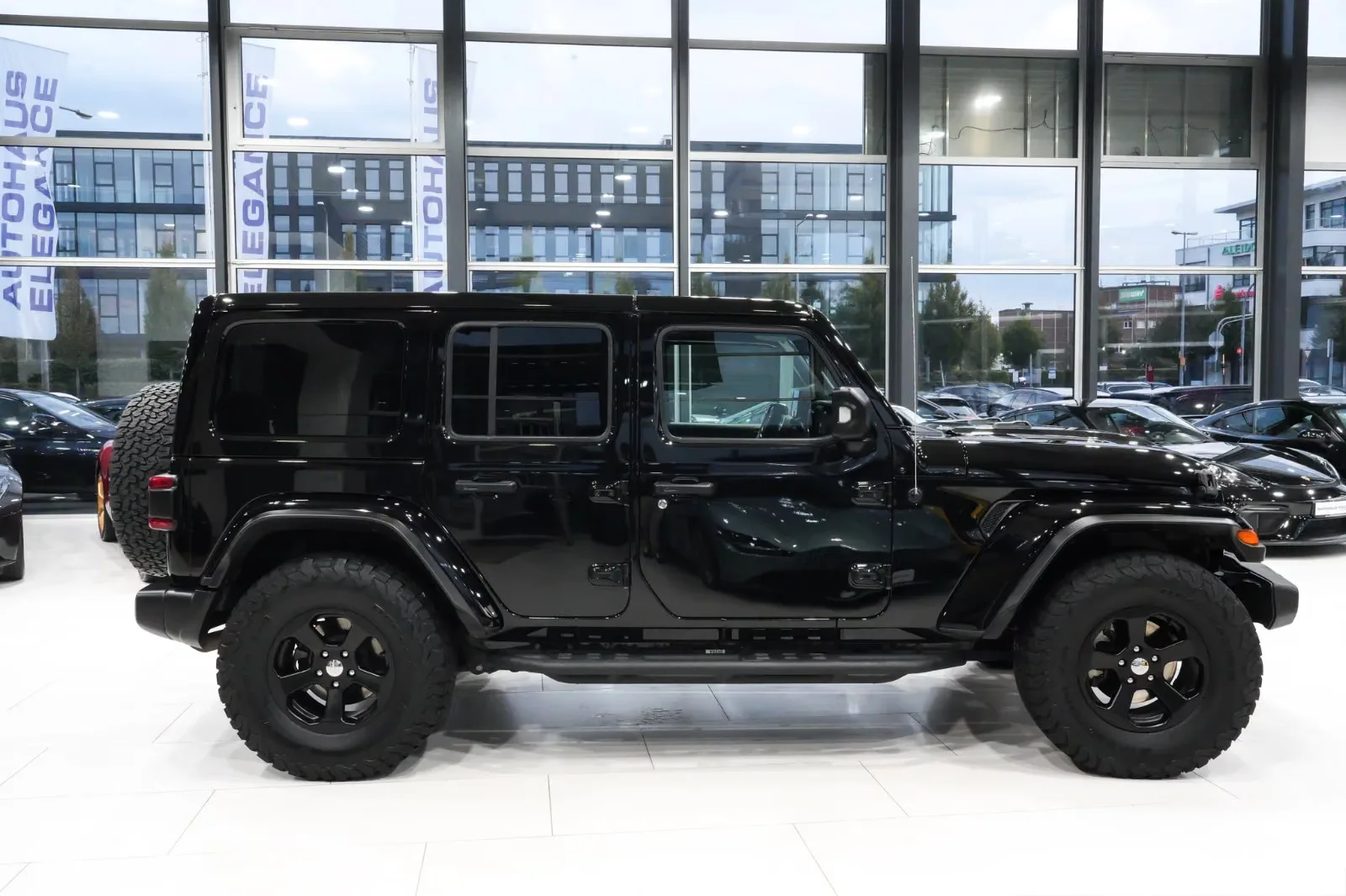 2021 Jeep Wrangler Unlimited Sahara, 5/28